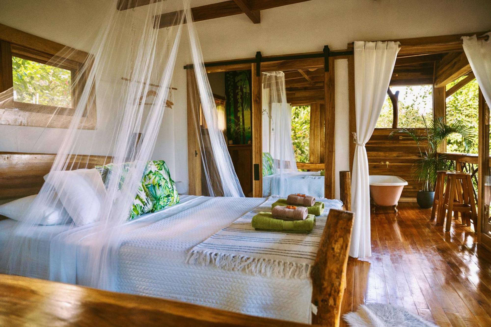 Jungle Spirit Treehouse Villa Cahuita Eksteriør billede